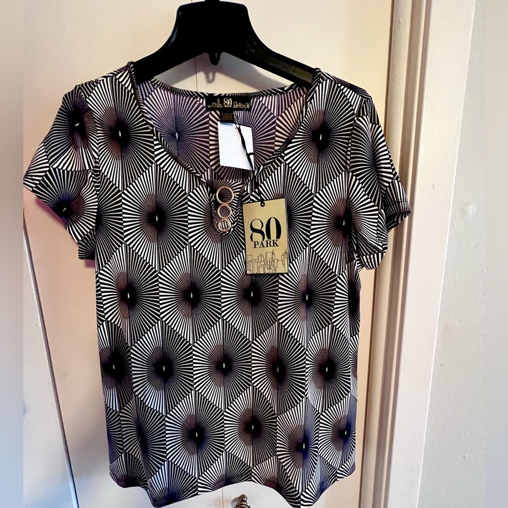 80 Park Retro Geometric Pattern Short Sleeve Blouse, Large. NWT.